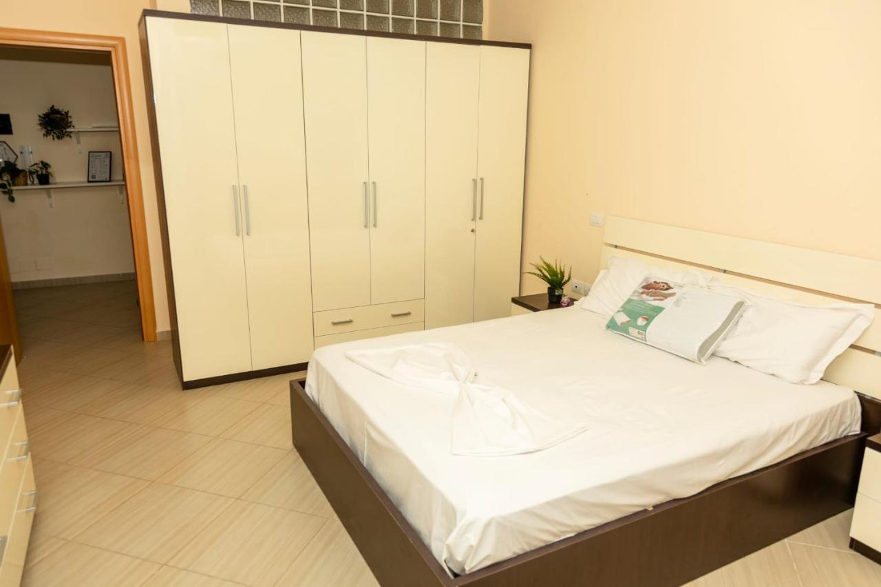 Bay Inn Apartment Sea Front Vlore Ngoại thất bức ảnh