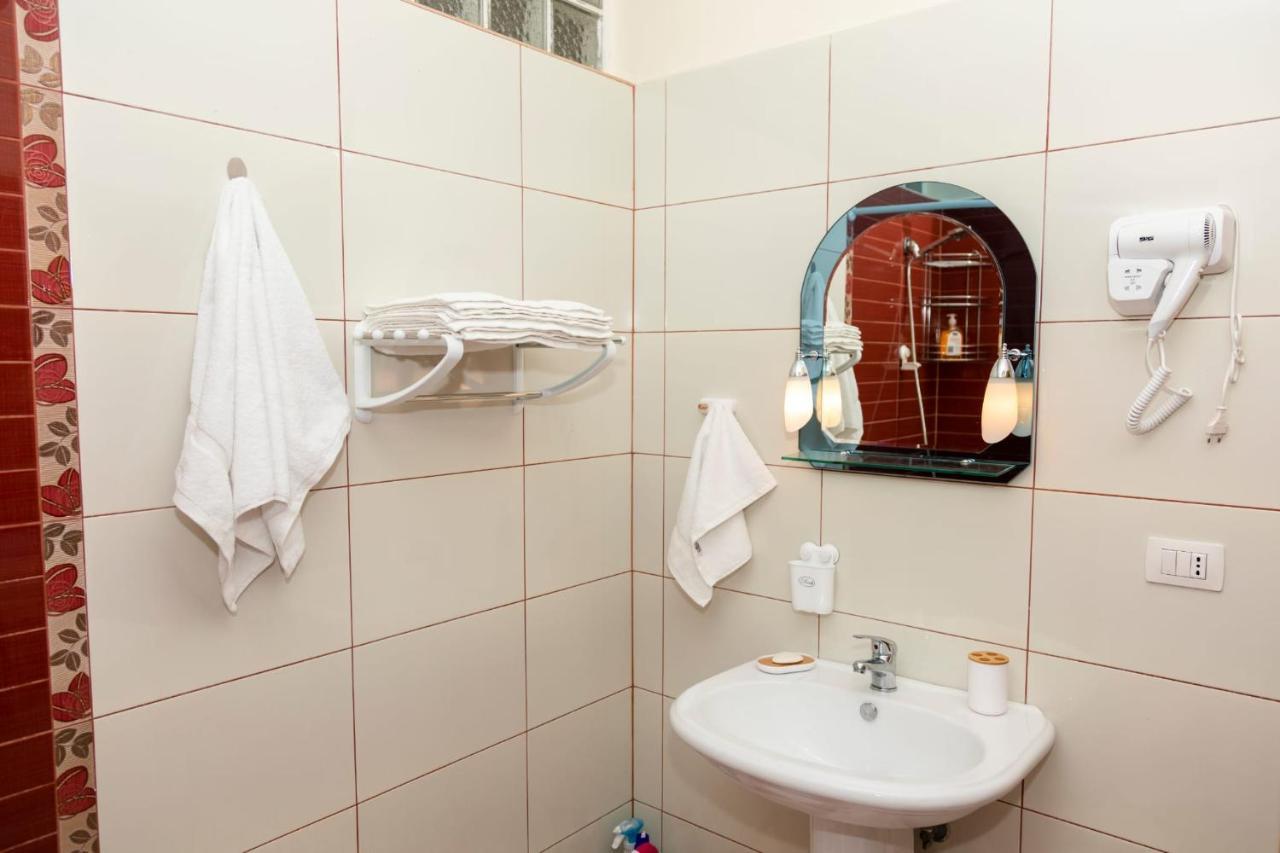 Bay Inn Apartment Sea Front Vlore Ngoại thất bức ảnh